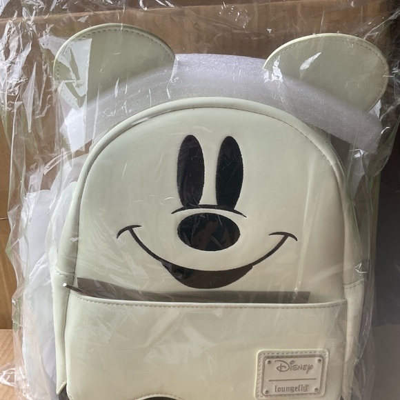 NWTDISNEY PARKS LOUNGEFLY MICKEY MOUSE GLOWS IN THE DARK  “”   HALLOWEEN 2021 - Picture 5 of 5